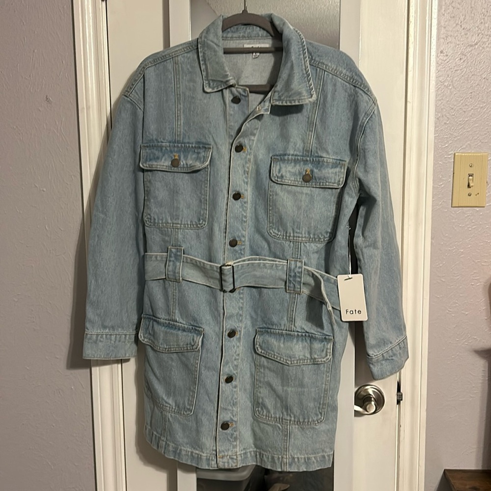NWT knee length light denim jacket belted dress